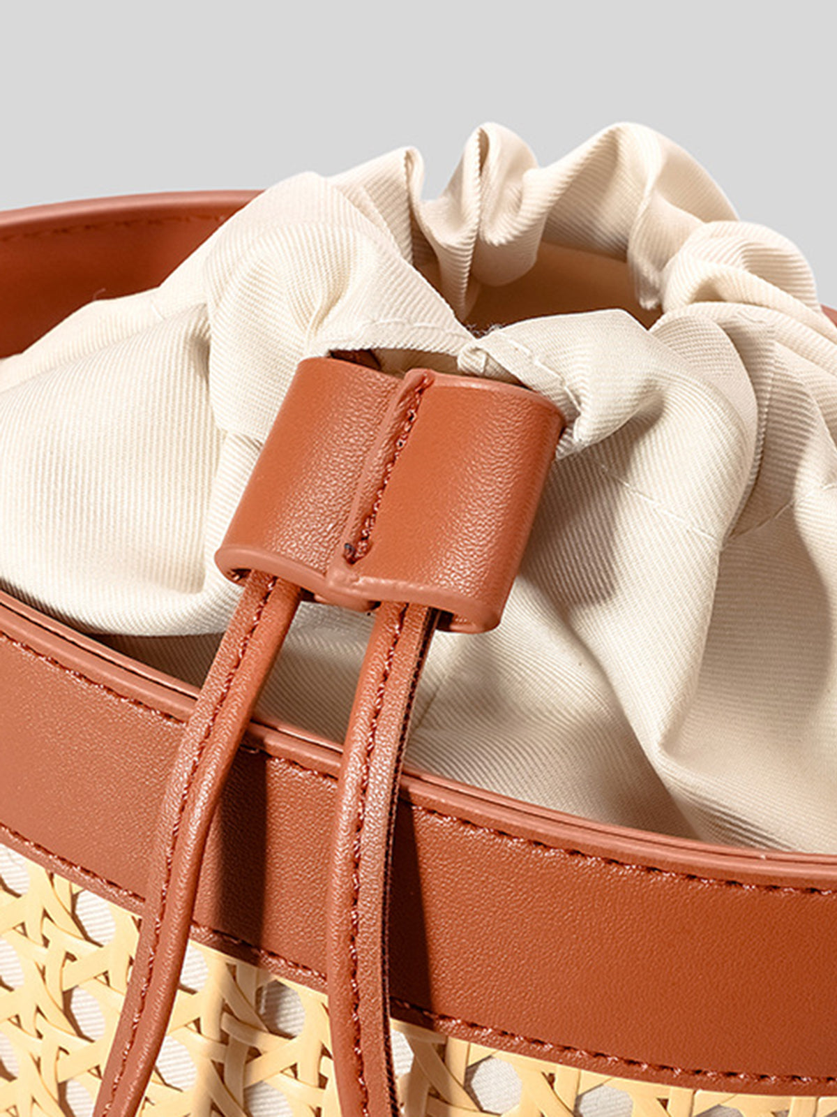 Rattan Aksanlı Bağcıklı Kova Çanta