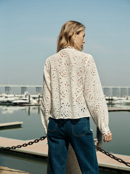 Yarı Şeffaf Nakışlı İçi Boş Detaylı Üst