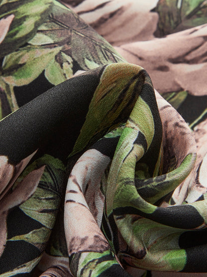 Çiçekli Dantel Kenarlı Büzgülü Elbise