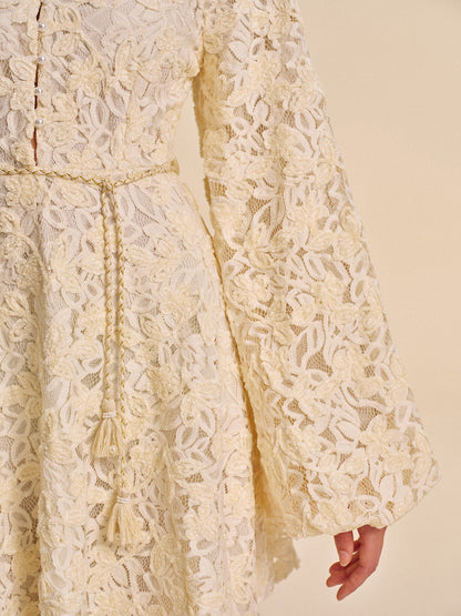 Kemerli Dantel Çan Kollu Elbise