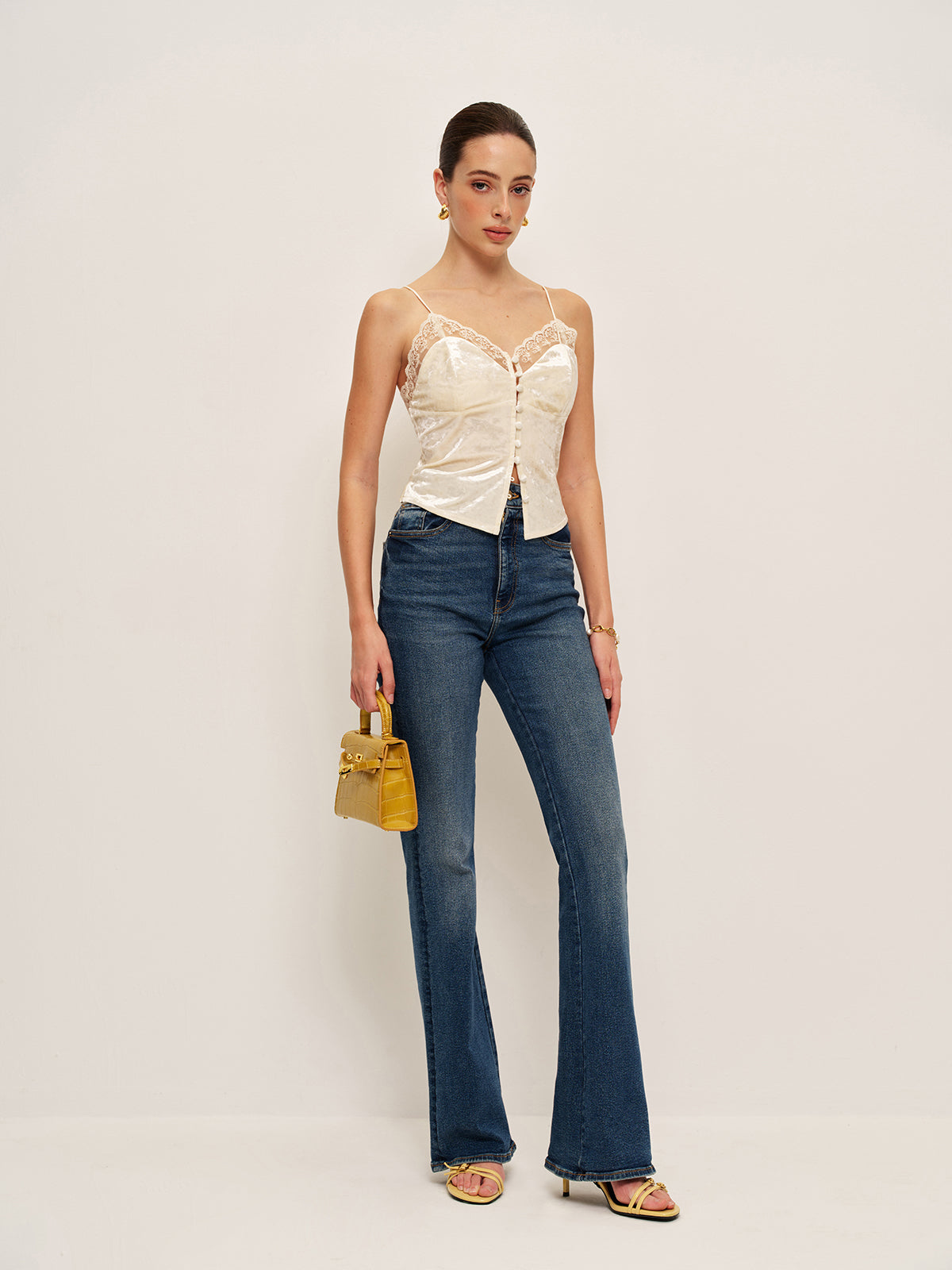 Dantel Detaylı Kadife Atlet