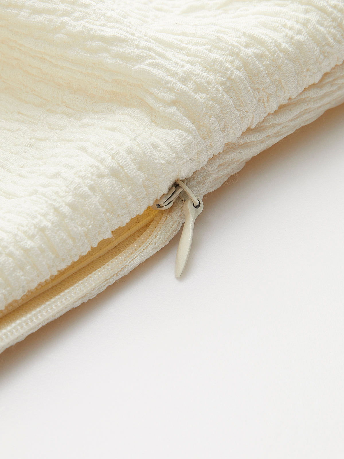 V Yaka Önden Düğümlü Kolsuz Üst