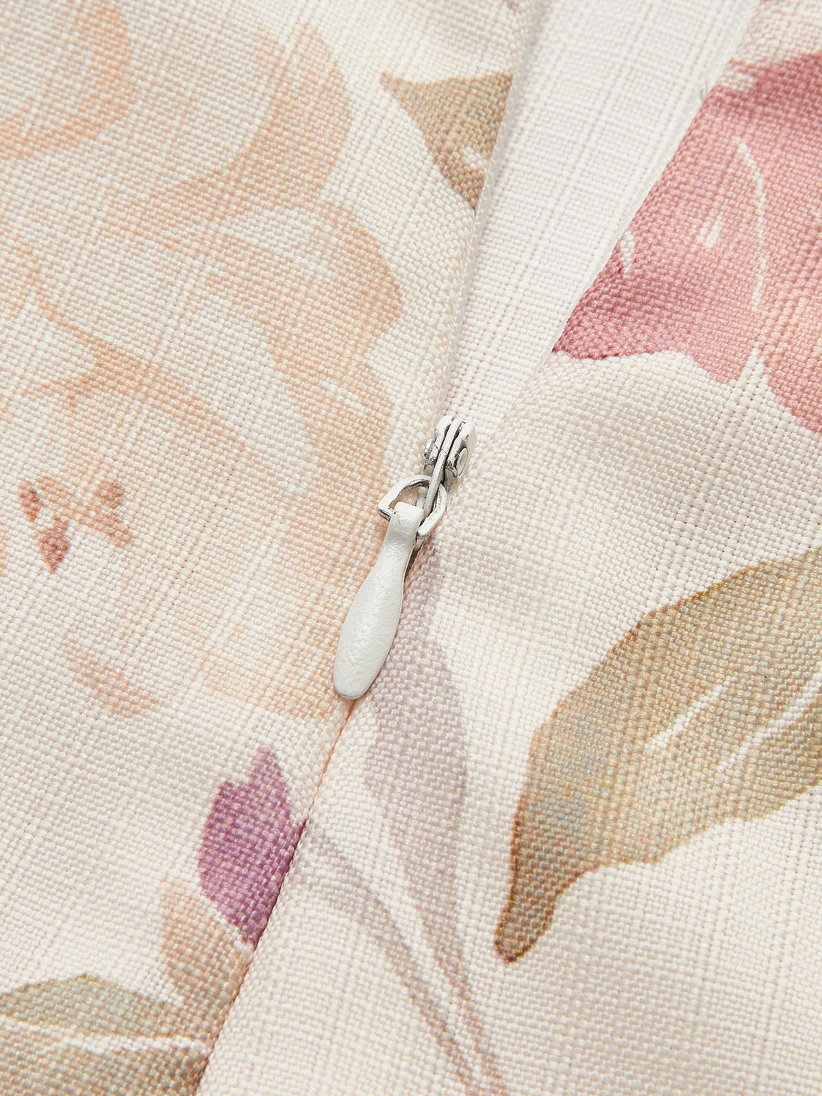 Romantik Çiçekli A Kesim V Yaka Askılı Elbise