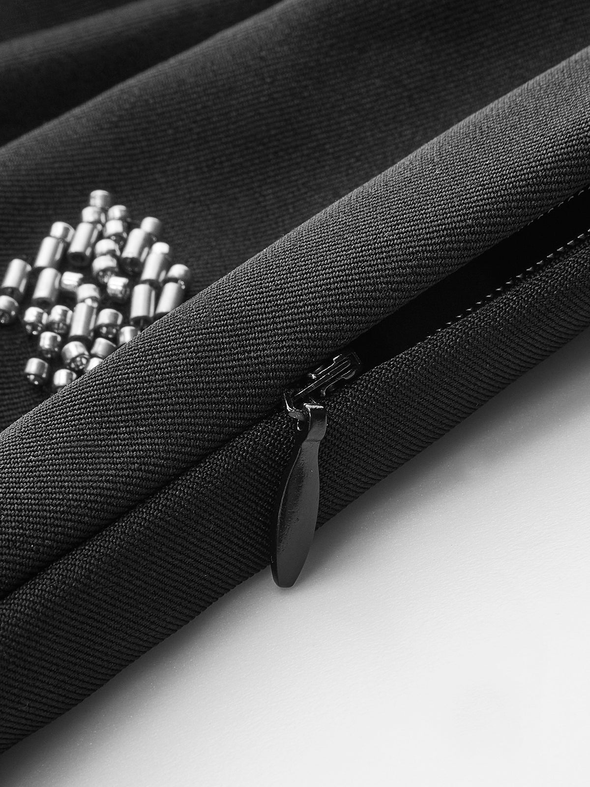 Tek Omuzlu Süslemeli Üst