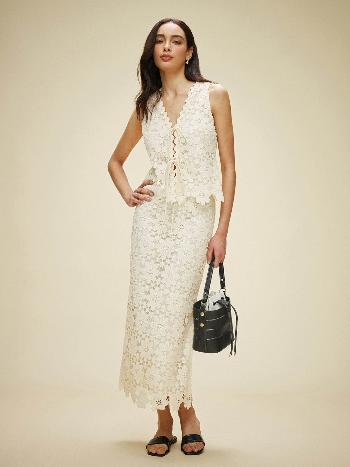 Dantel Önden Bağlamalı Etekli Üst Takım