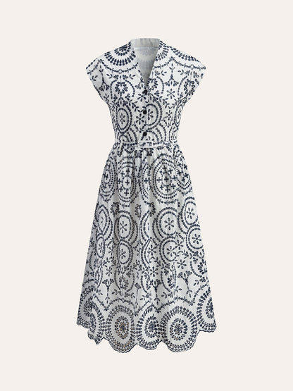 İşlemeli V Yaka Kemerli Elbise