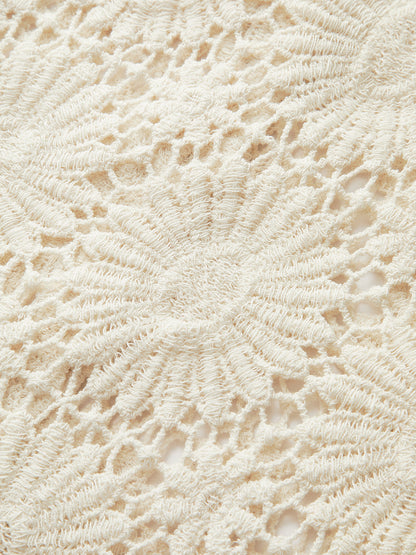 Tığ İşi Çiçekli Düğmeli Hırka