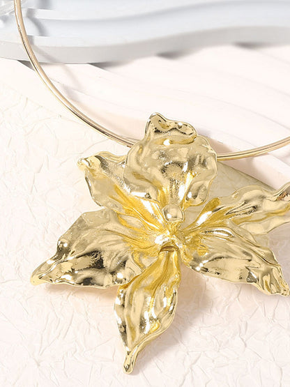 Çiçekli Gösterişli Choker Kolye