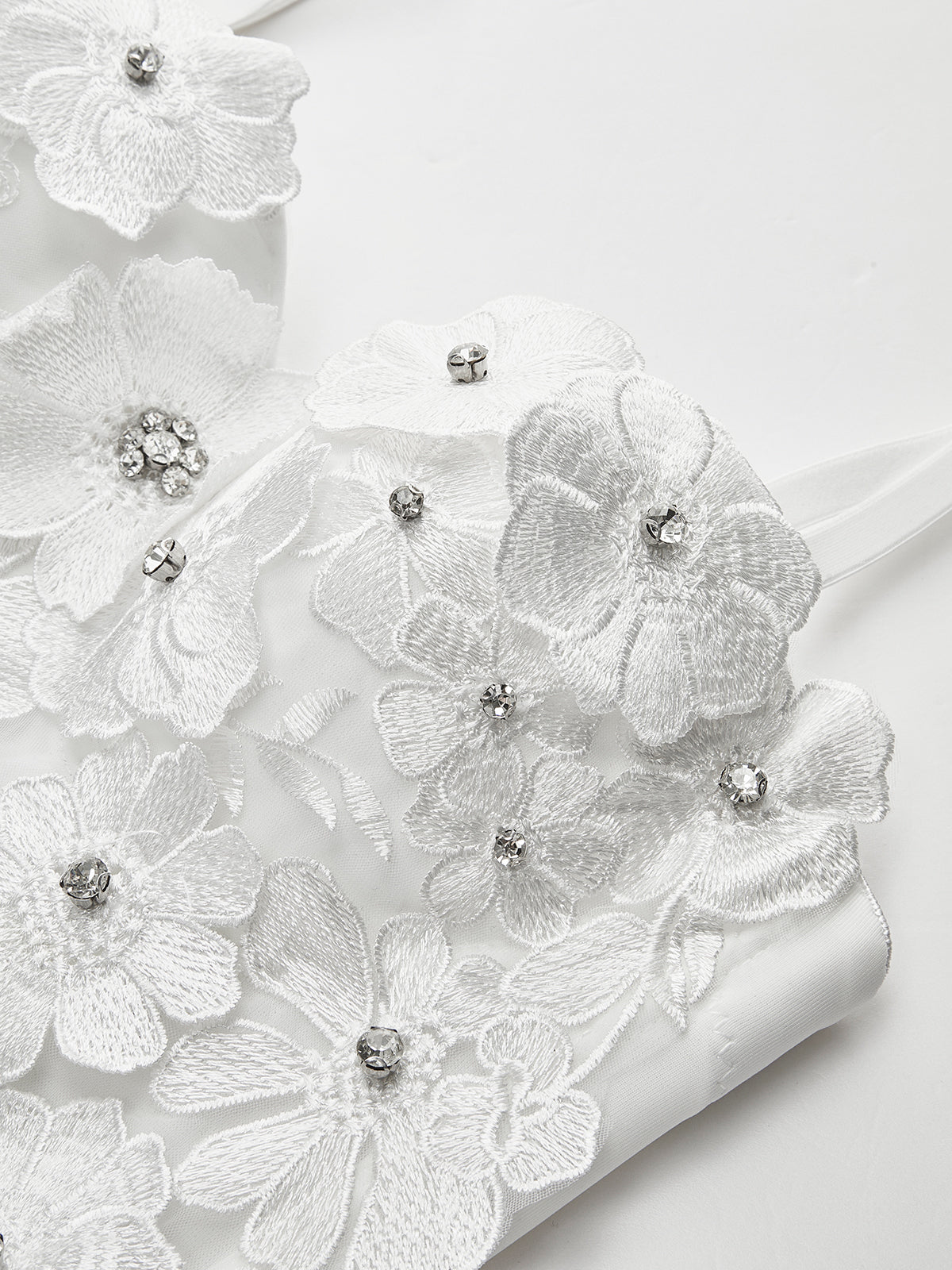 Yarı Şeffaf İşlemeli Çiçek Desenli Kalp Korse