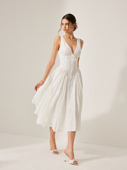 Pamuklu İşlemeli Sırt Bağcıklı Elbise