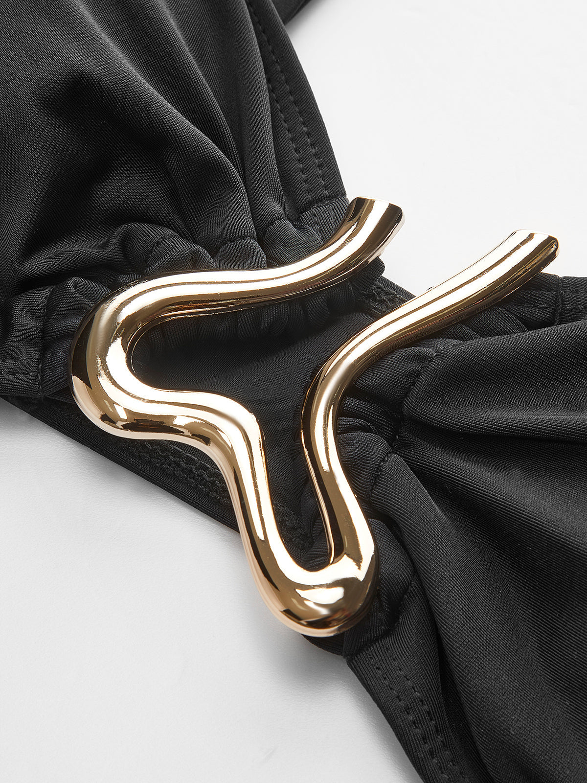 Altın Detaylı Bikini Takımı ve Etekli