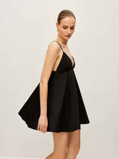 V Yaka Kloş Askılı Elbise