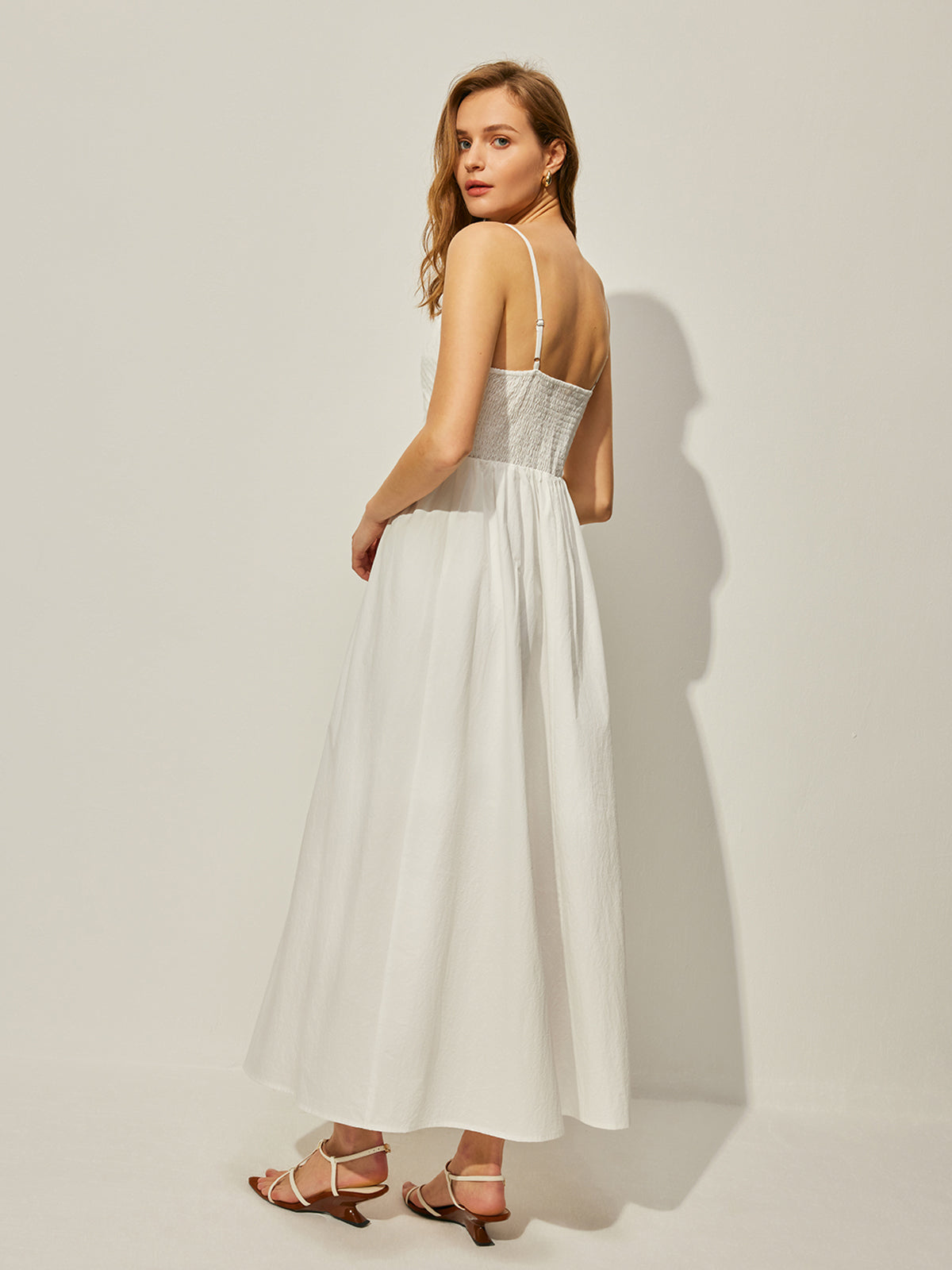 Pamuklu V Yaka Askılı Elbise