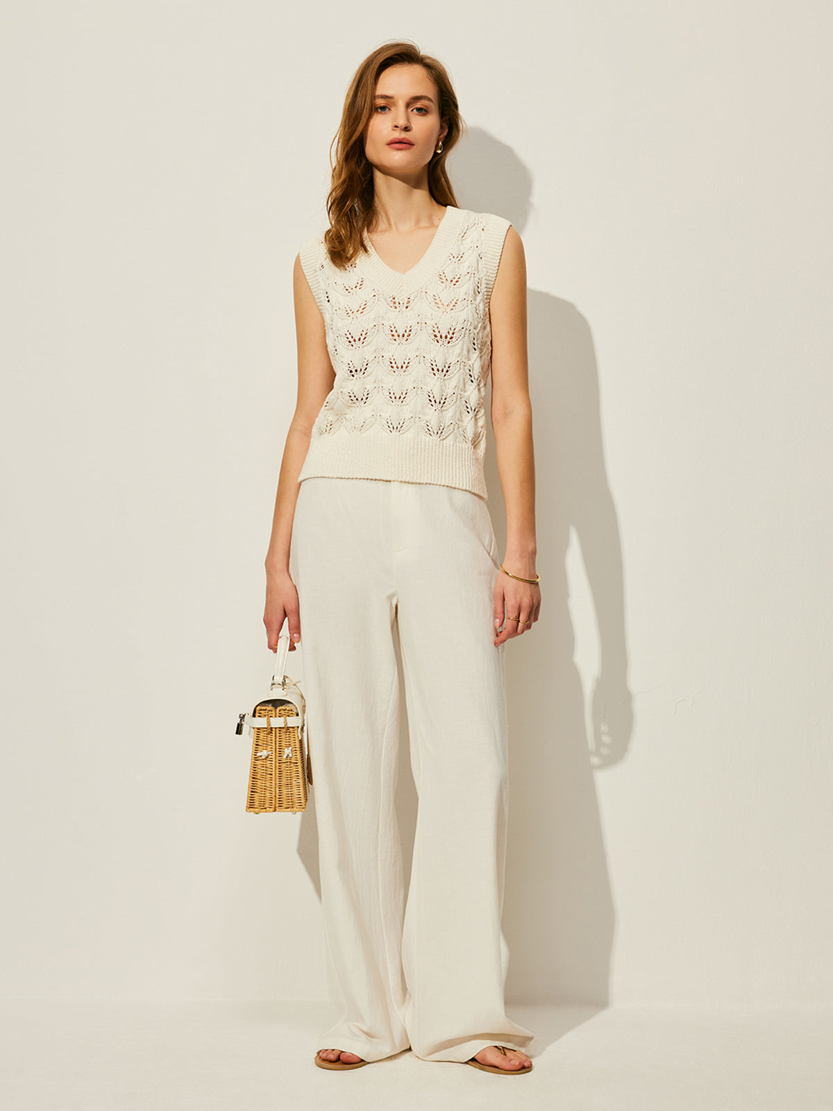 Tığ İşi Çiçekli V Yaka Kazak Yelek