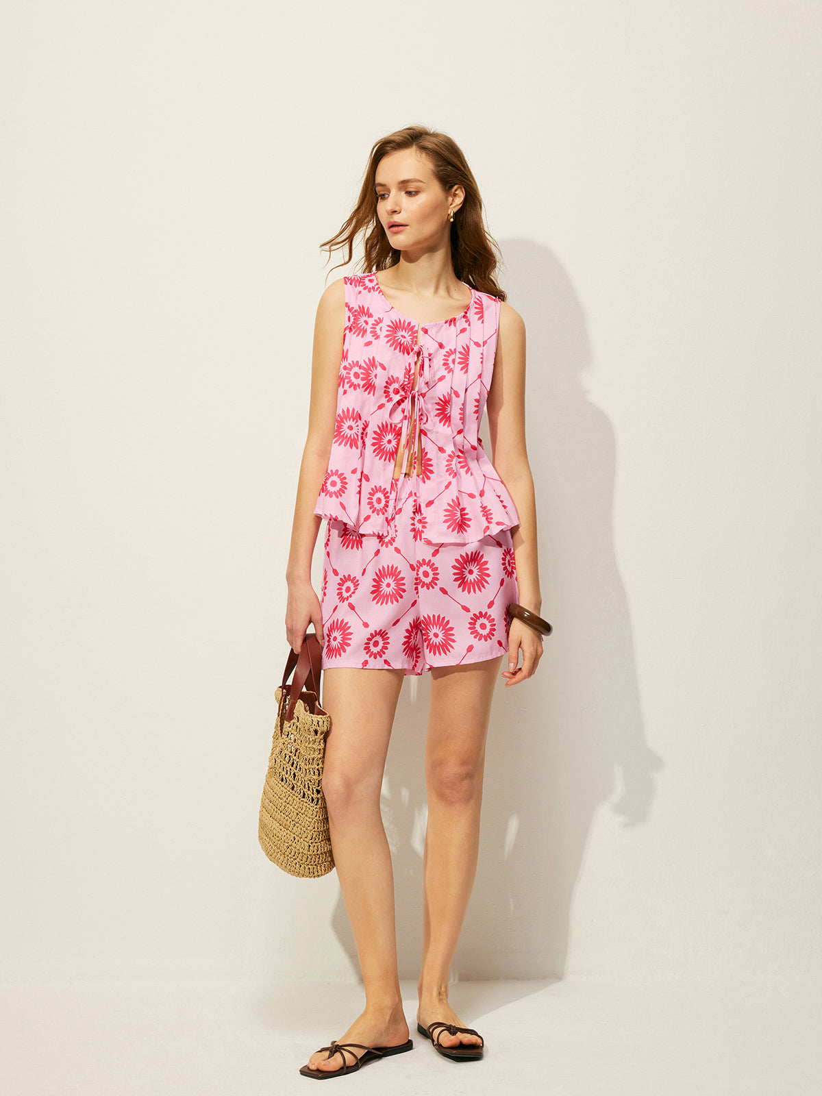 Cepli Çiçek Desenli Şort Takımı