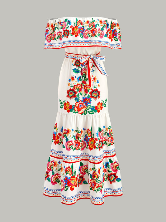 Omuzları Açık Çiçek Desenli Kemerli Elbise