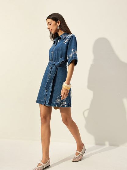 Kemerli İşlemeli Kot Gömlek Elbise