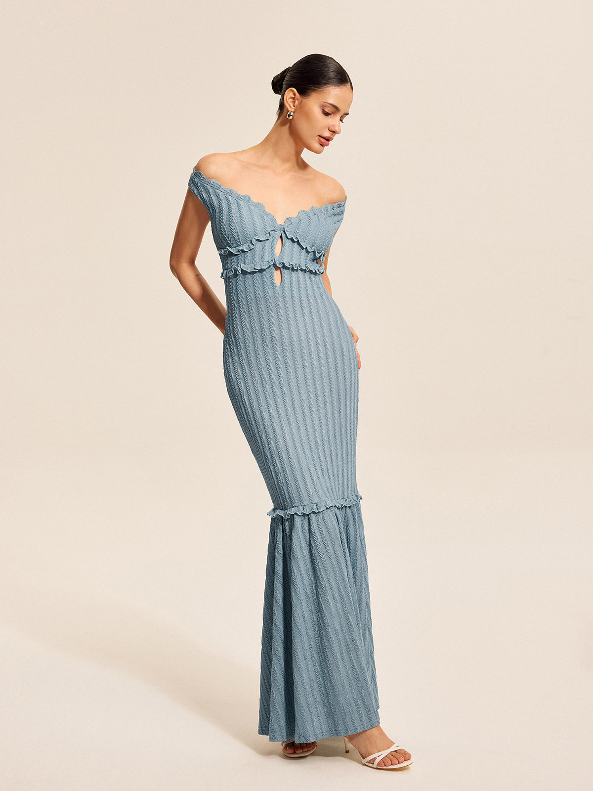 Omuz Açık Volan Detaylı Elbise