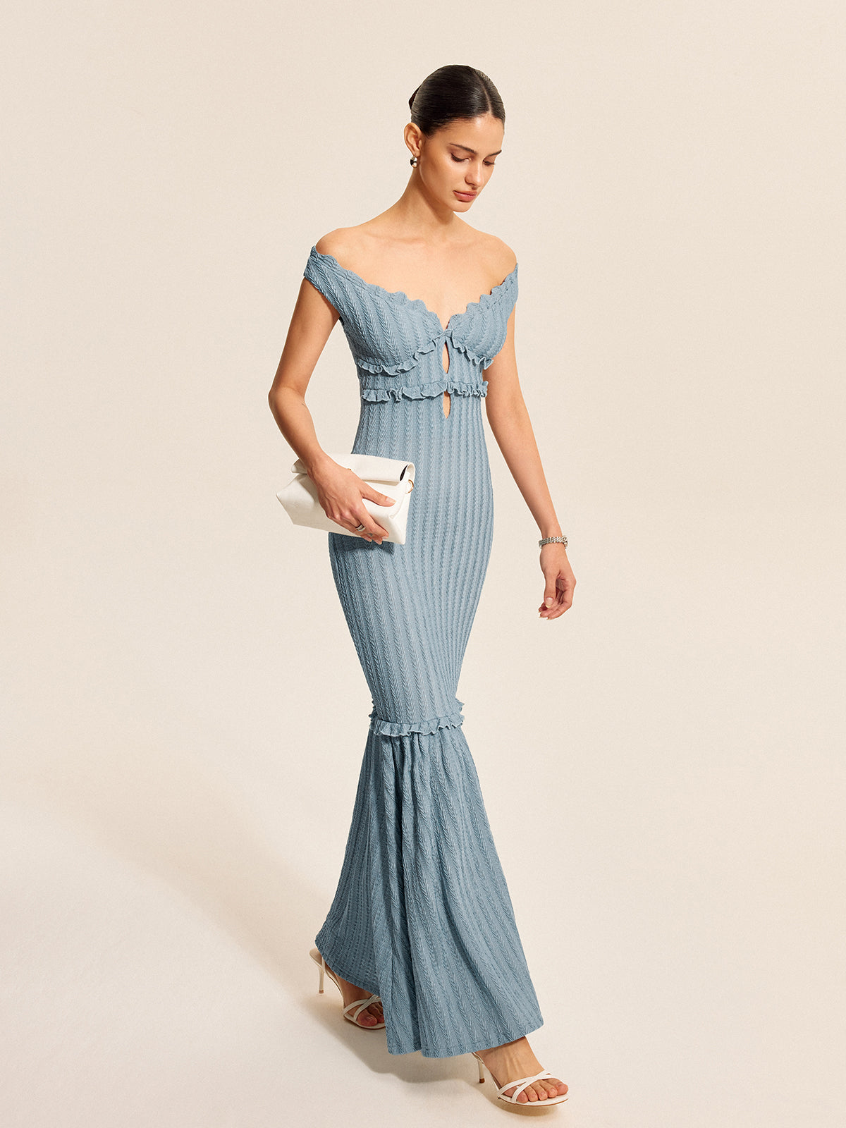 Omuz Açık Volan Detaylı Elbise