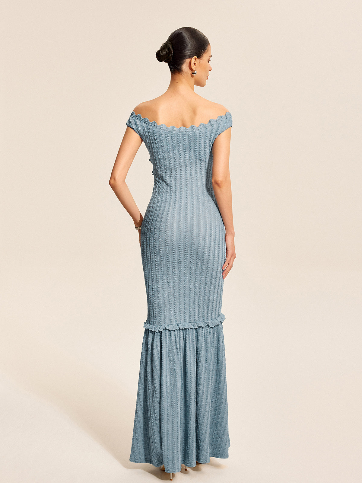 Omuz Açık Volan Detaylı Elbise