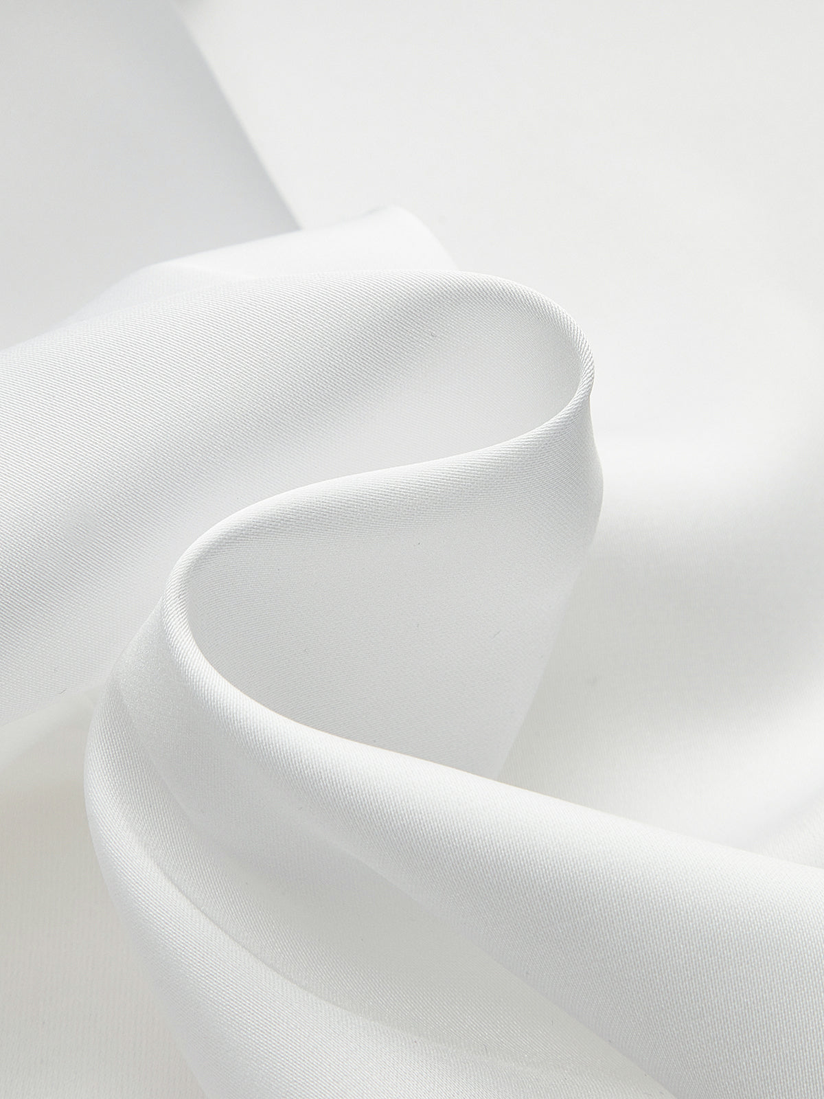 Uzun Kollu Açık Yaka Düğmeli Gömlek