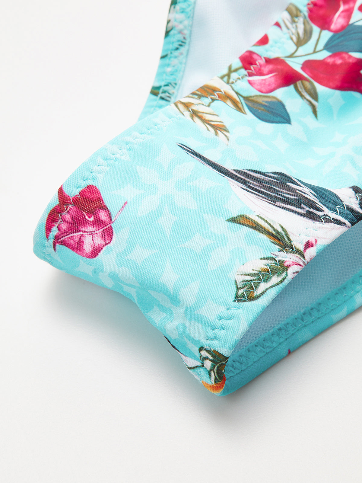 Çiçekli Desenli Bikini Takımı ve Üst Etek