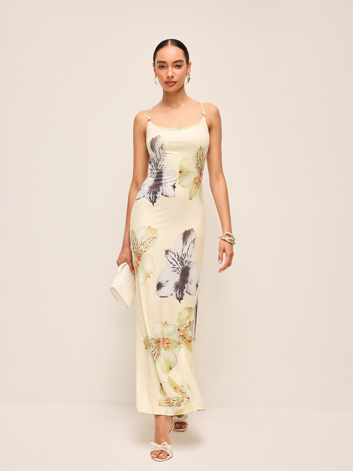 Sırtı Açık Bağcıklı Çiçekli Elbise