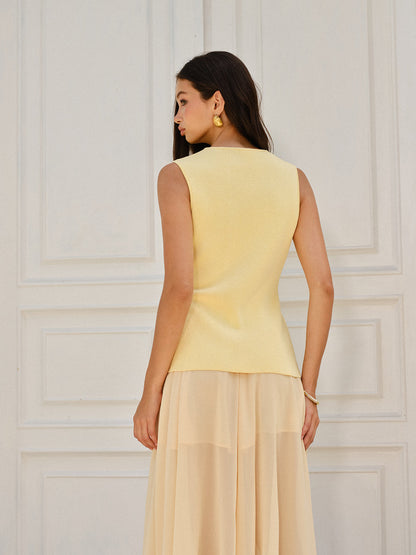 Kolsuz Kare Yaka Düğmeli Yırtık Etekli Üst