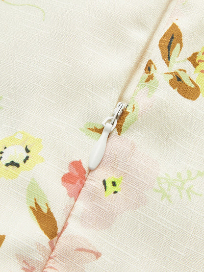 Çiçek Desenli Düğme Detaylı Kemerli Elbise