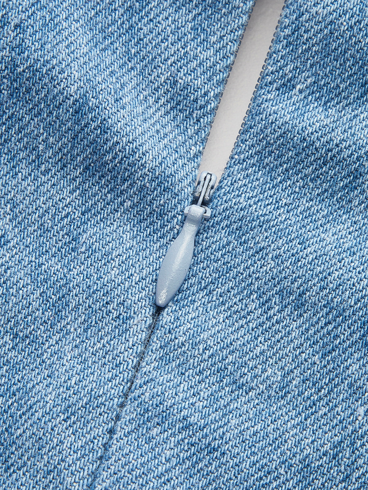 Halter Yaka Toka Detaylı Kot Elbise