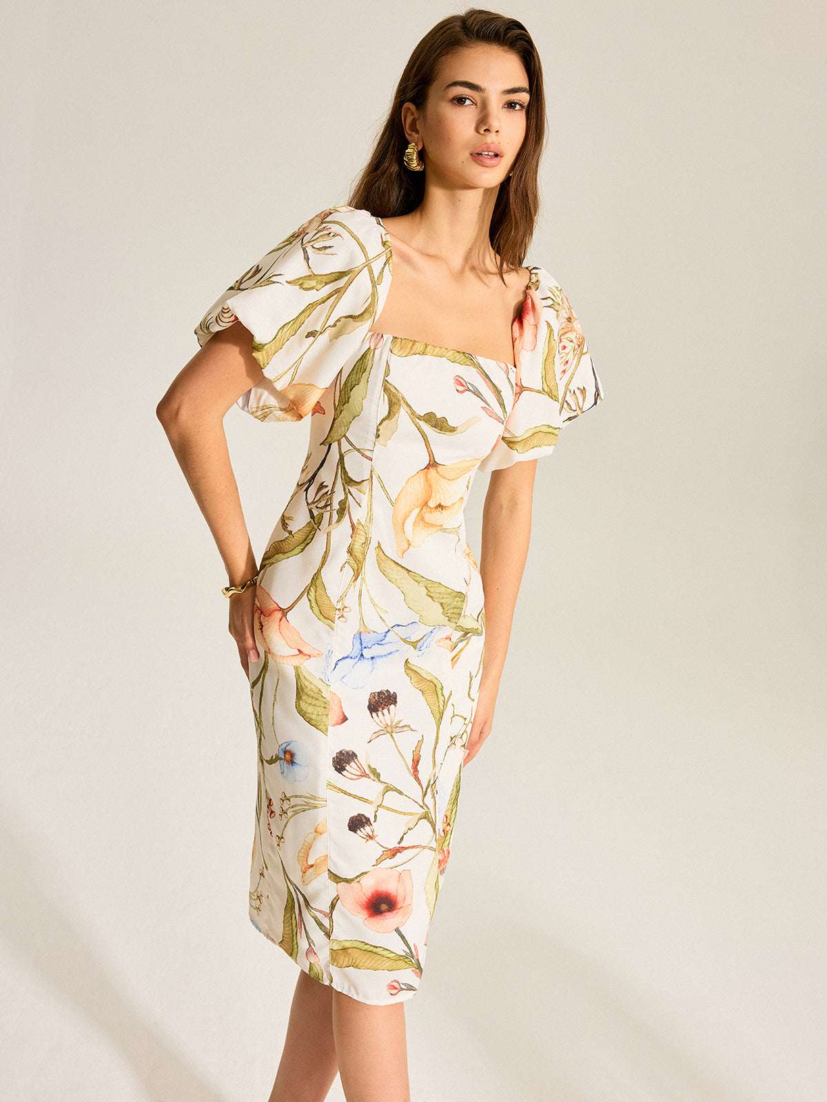 Çiçekli Puf Kollu Sırtı Açık Elbise