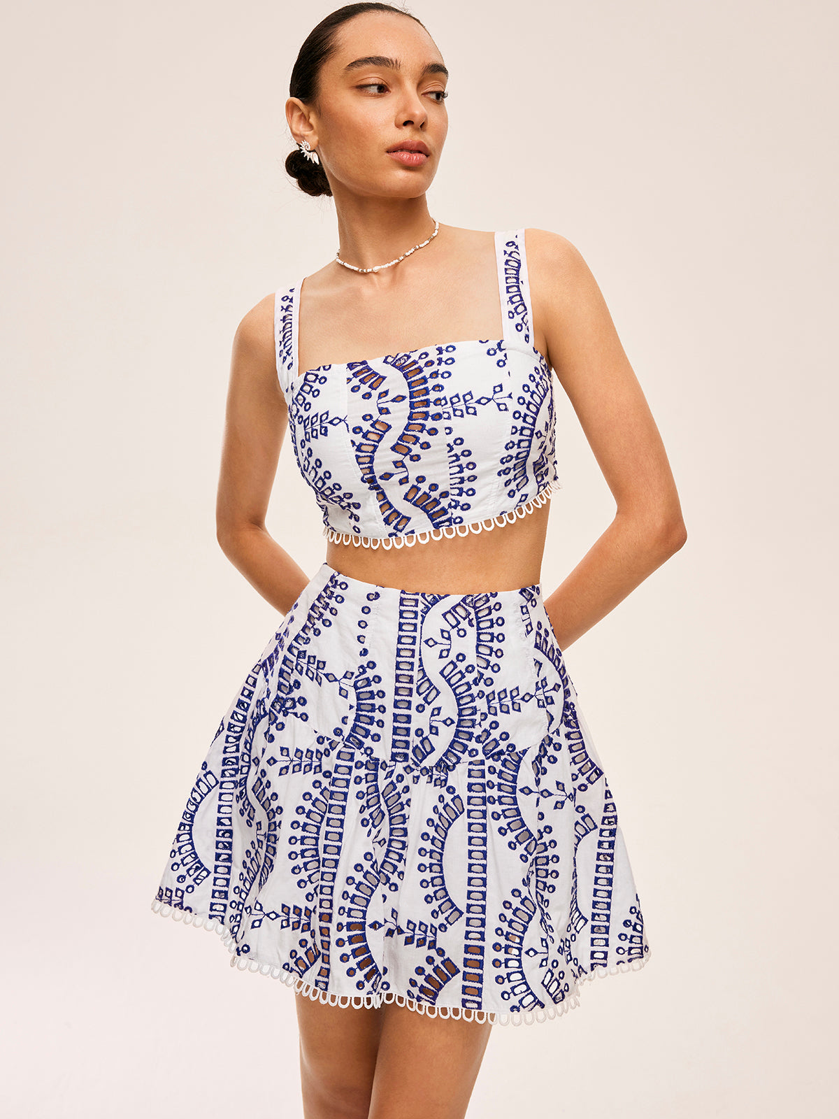 İşlemeli Dantel Etek Takımı