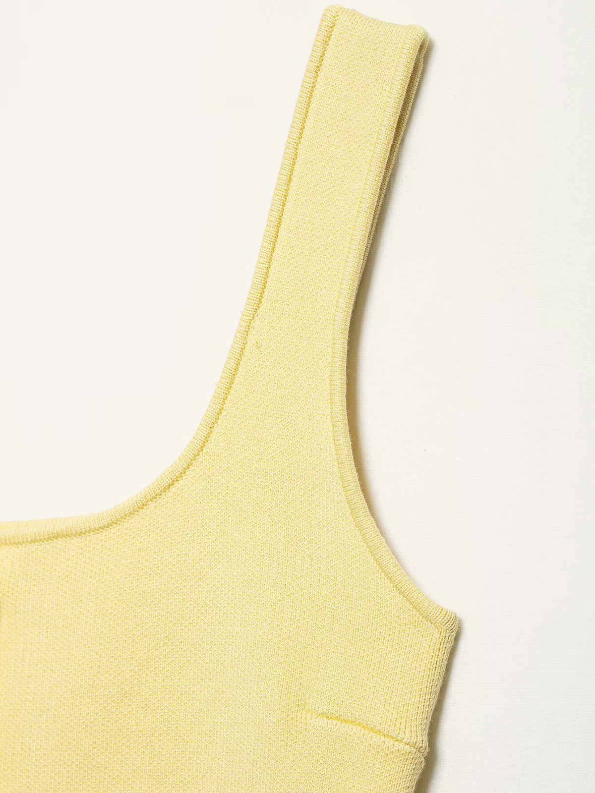 Kavisli Etekli Ribana Örgü Yelek