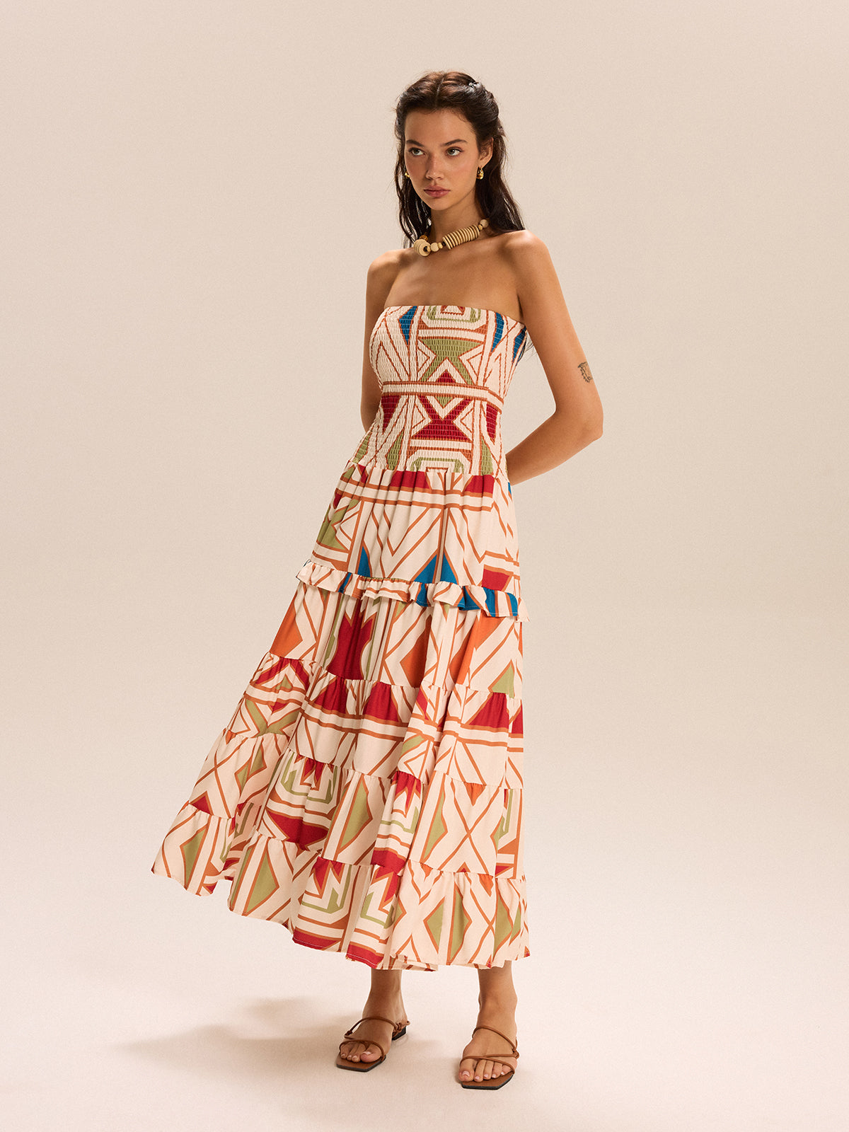 Renk Bloklu Straplez Katmanlı Uzun Elbise