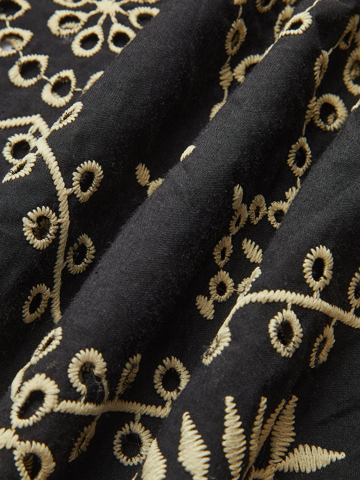 İşlemeli Kesikli Uzun Elbise