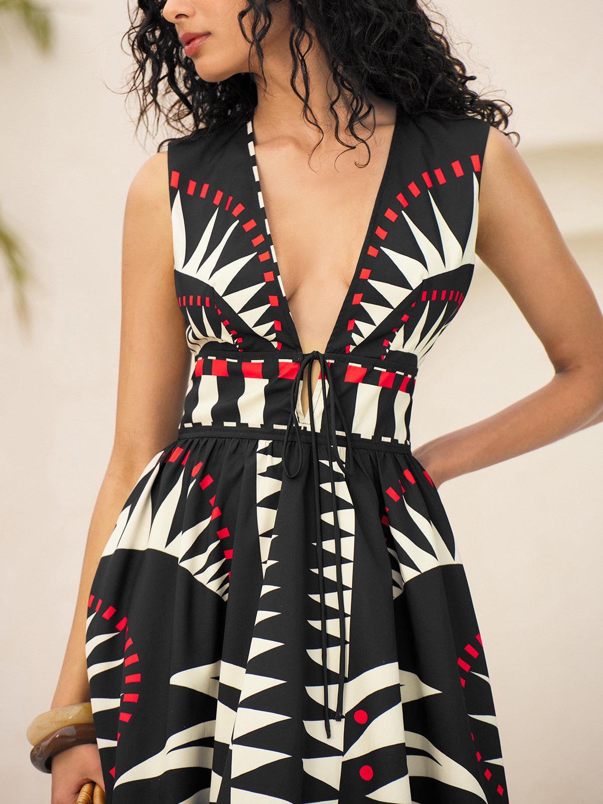 Geometrik Grafik V Yaka Bağcıklı Fermuarlı Kolsuz Elbise