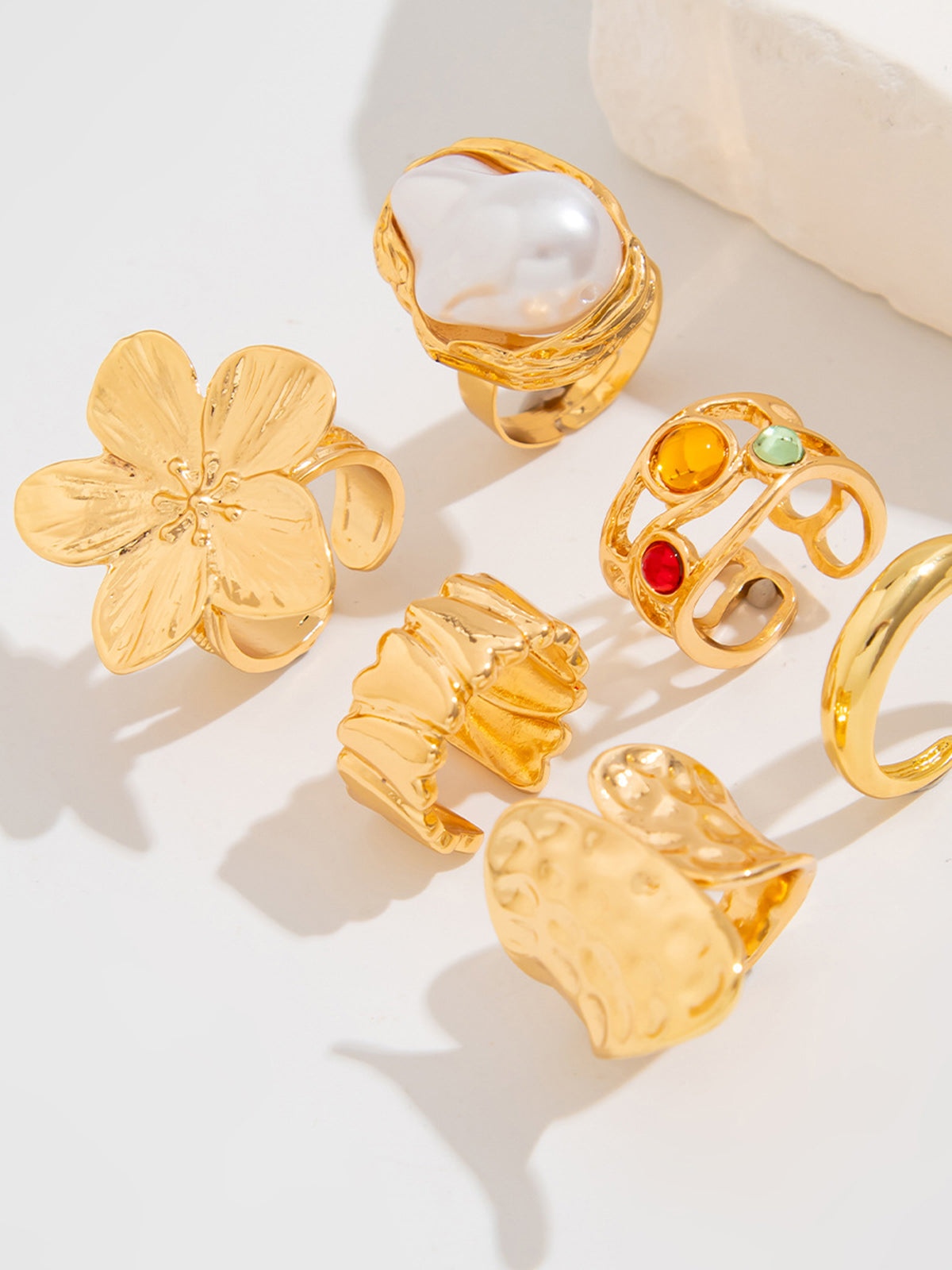 İnci ve Çiçek Desenli Altı Parçalı Gösterişli Yüzük Seti