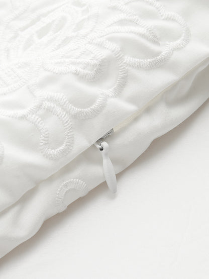 Dantel Kenarlı Orta Bel Şort