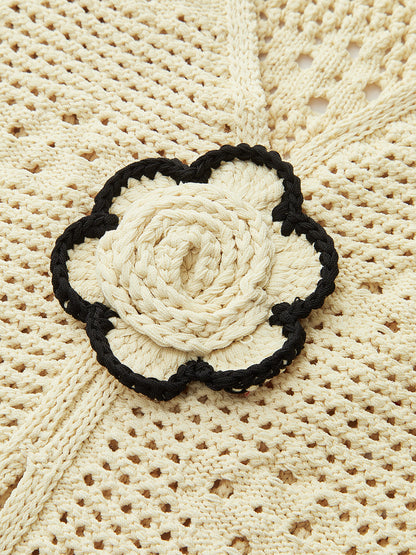 Çiçek Detaylı Tığ Örgü Yelek