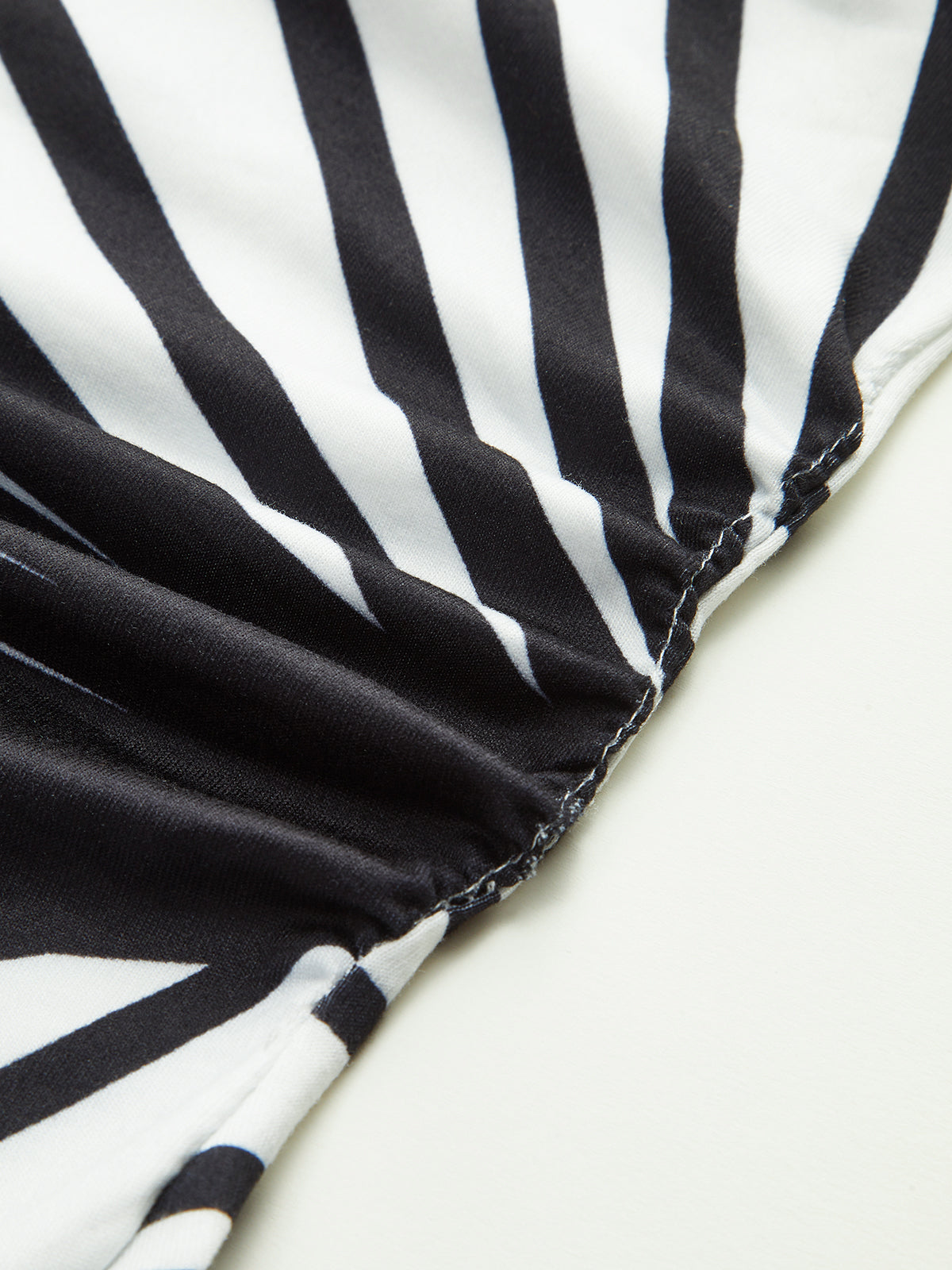 Asimetrik Tek Omuzlu Çizgili Üst