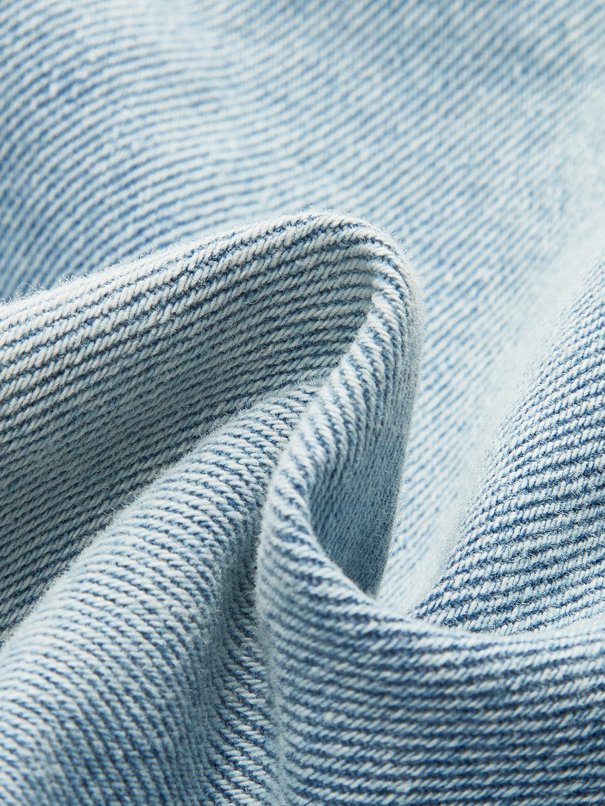 Asimetrik Bel Yıpranmış Kot Şort