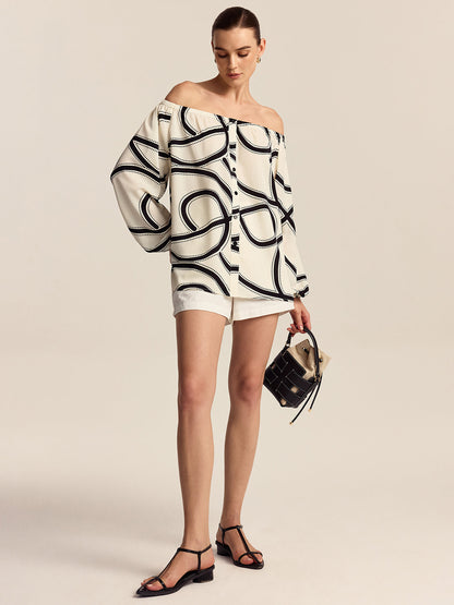 Desenli Omuz Açık Bluz