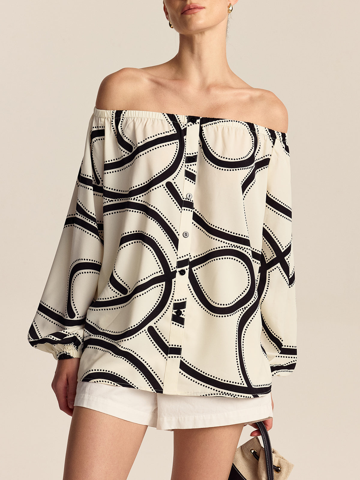 Desenli Omuz Açık Bluz