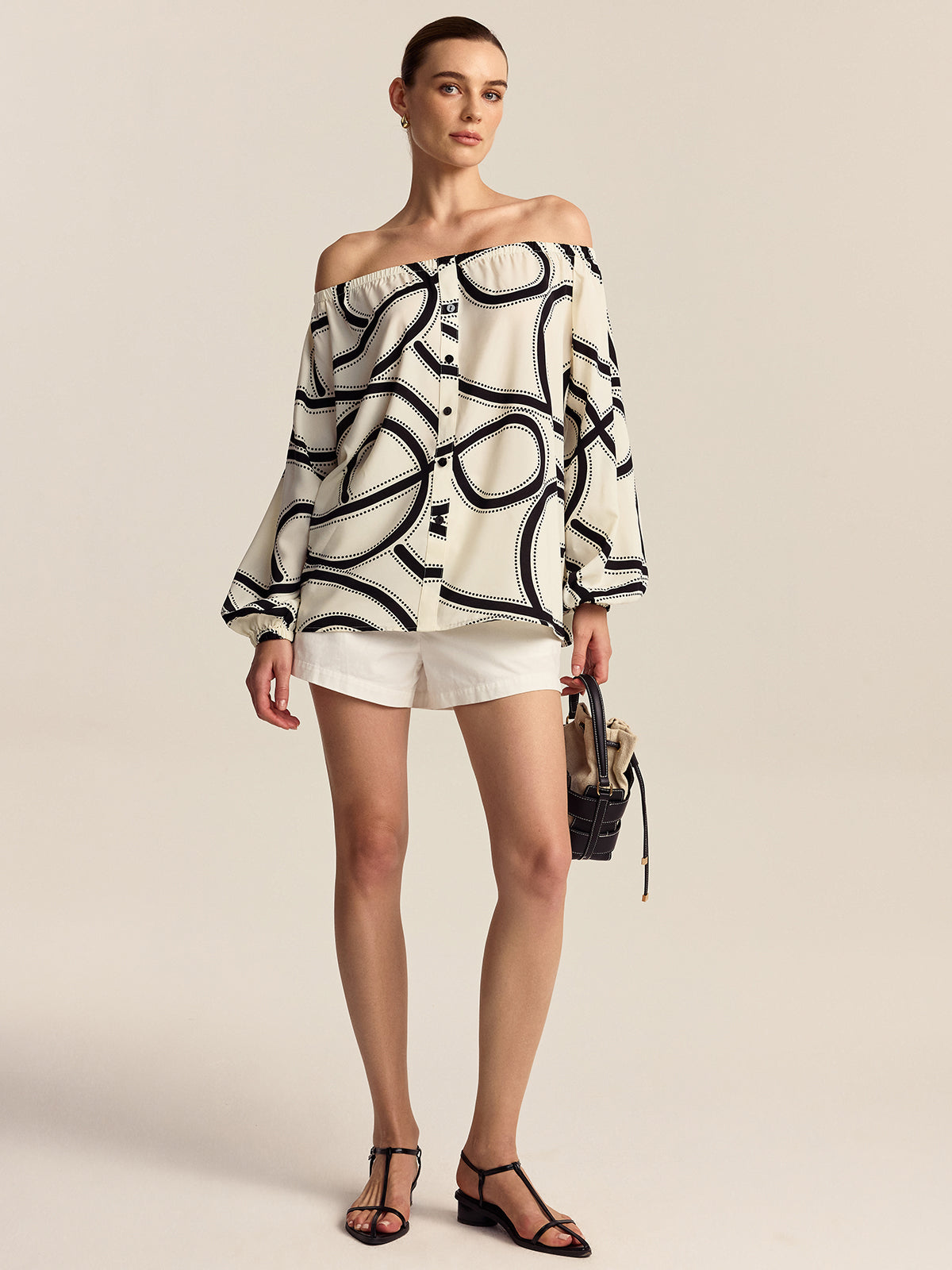 Desenli Omuz Açık Bluz