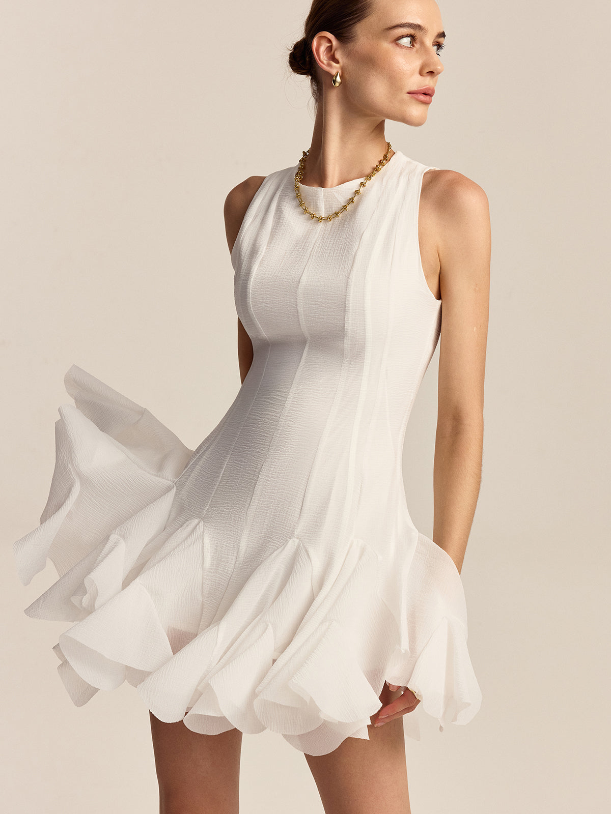 Yarı Şeffaf Volanlı Etek Ucu Mini Elbise