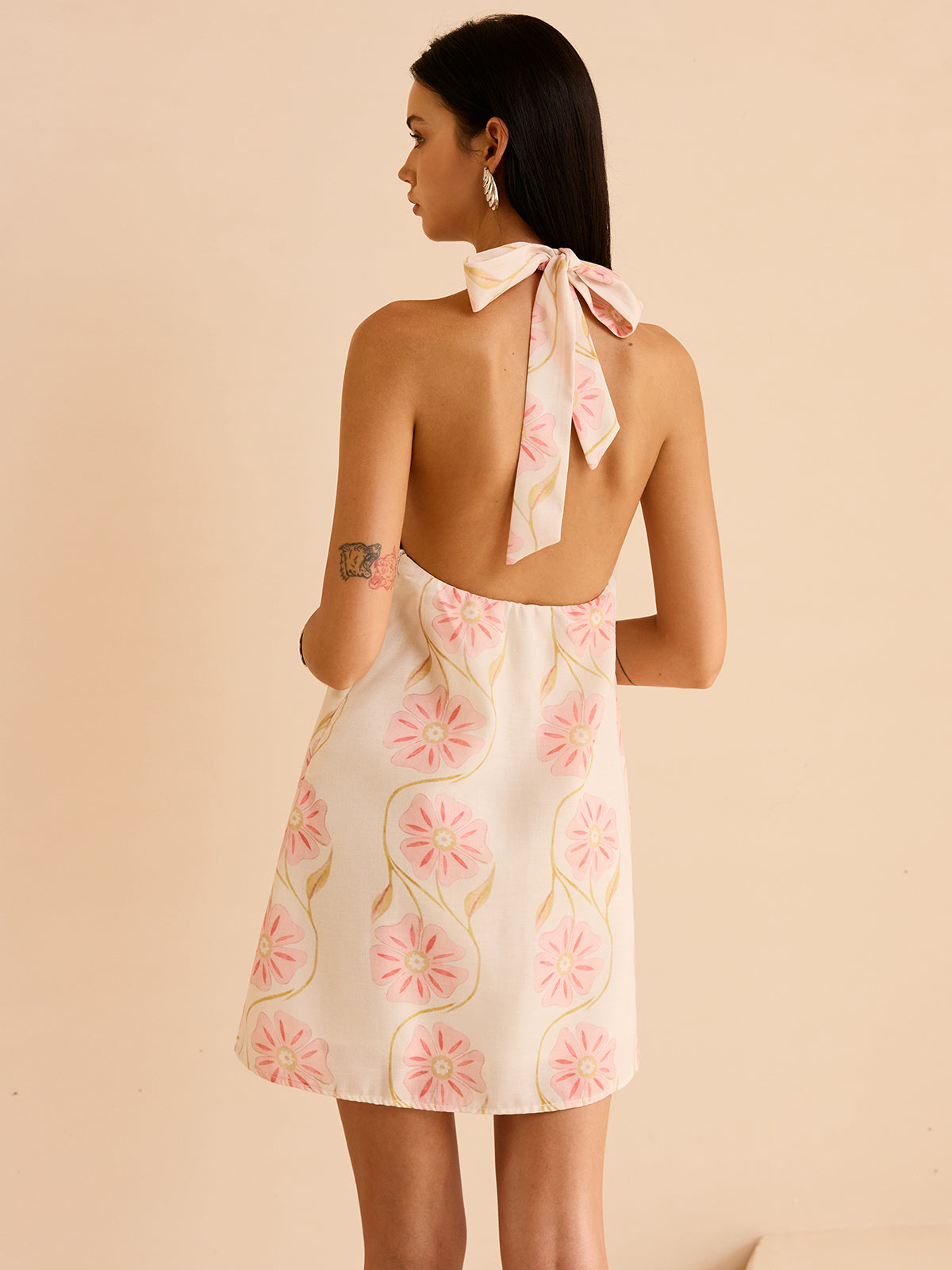 Halter Yaka Çiçek Desenli Mini Elbise