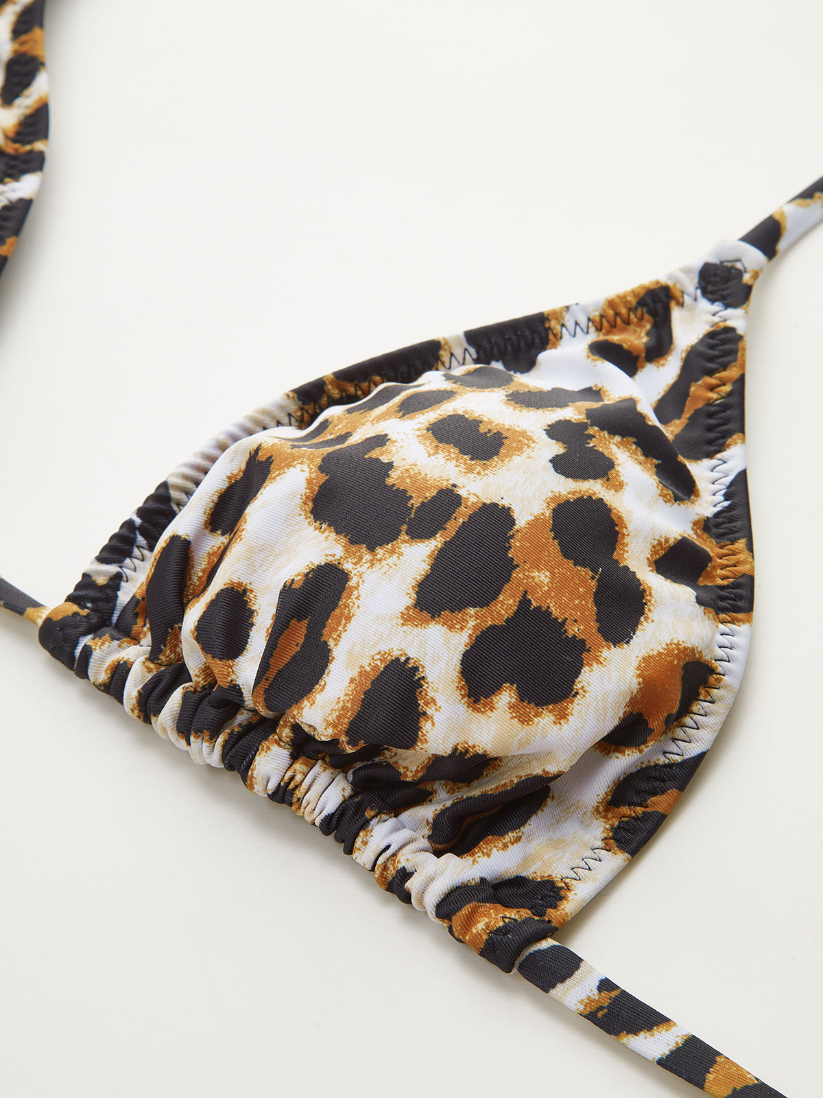 Leopar Desenli Üçgen Bikini Üstü (Arkadan Bağlamalı)
