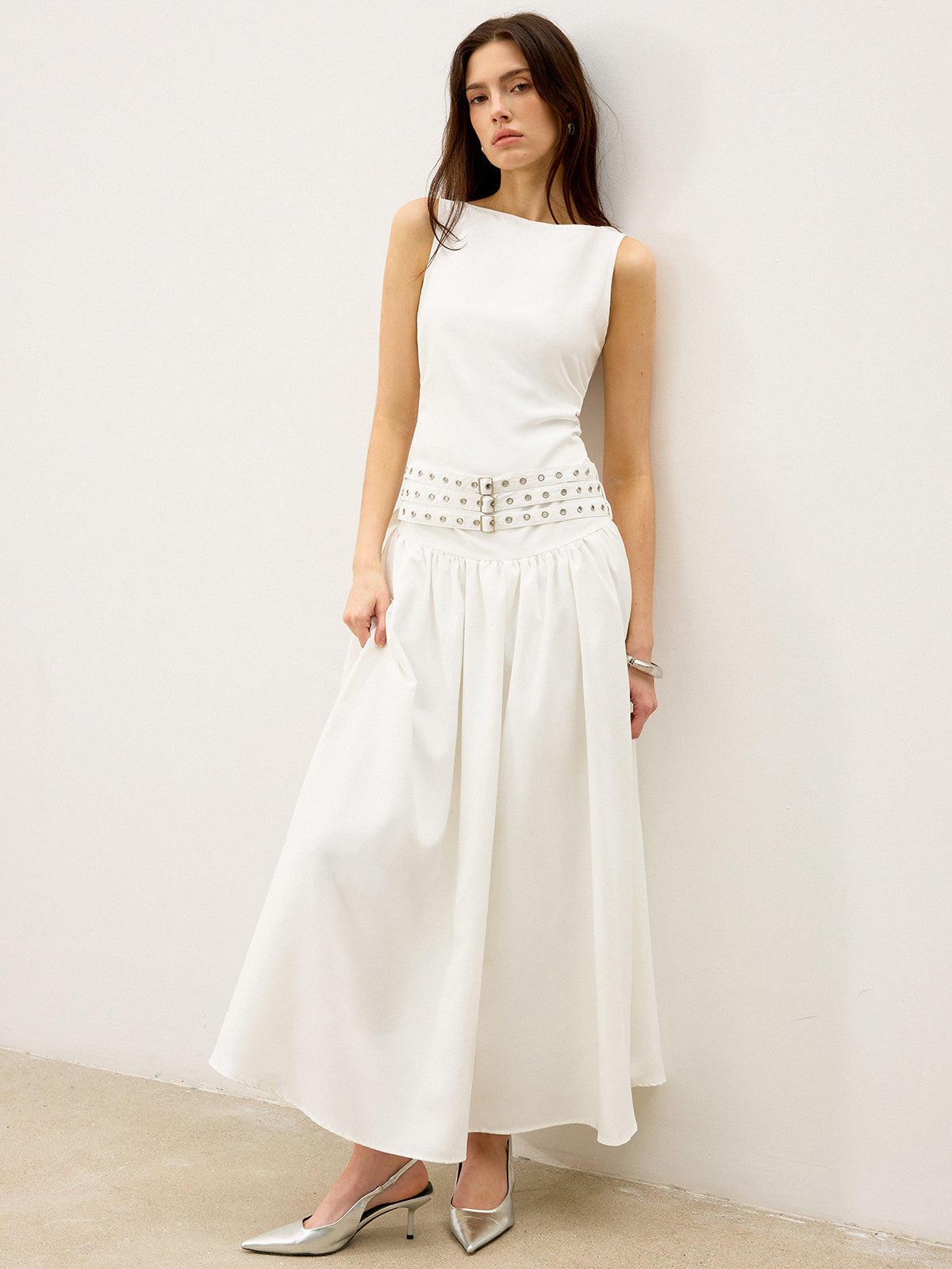 Tekne Yaka Çok Kemerli Düşük Bel Uzun Elbise