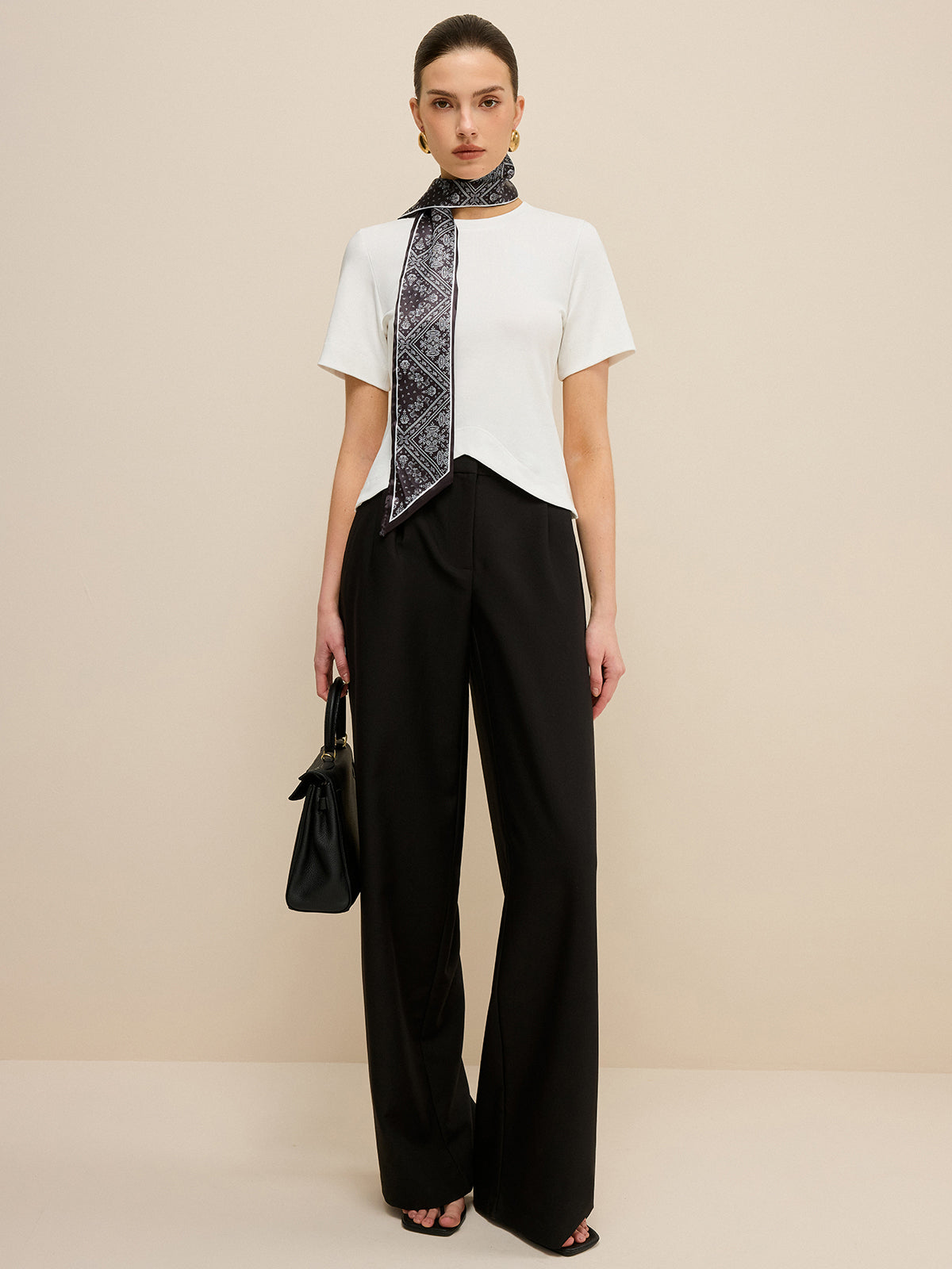 İpek Eşarplı Düzensiz Etekli Tişört