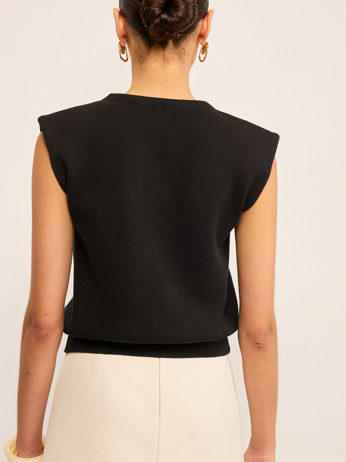 Metal Düğmeli V Yaka Örgü Yelek